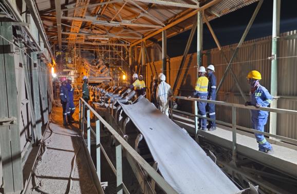 Chantiers et équipes COSERTECH sur sites miniers
